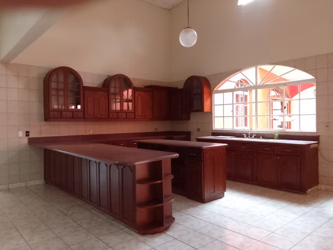Venta de Casa en Carretera a Masaya - Imagen 9