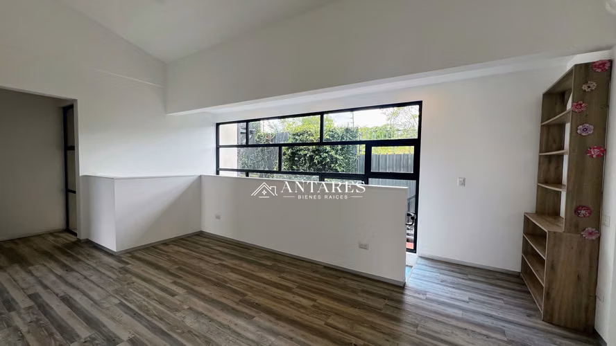 Moderna Casa con Línea Blanca - Imagen 10