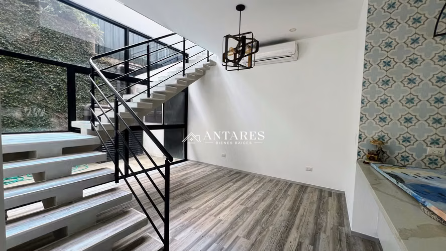Moderna Casa con Línea Blanca - Imagen 5