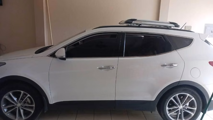 Vendo camioneta santa fe nítida poco uso