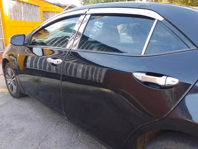 Toyota Corolla LE - único dueño - Imagen 2