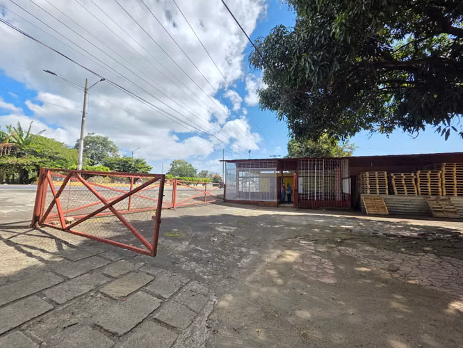 AG. SE RENTA LOCAL COMERCIAL EN NINDIRI