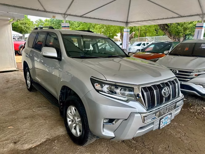 TOYOTA LAND CRUISER PRADO TXL AÑO 2022 - Imagen 2