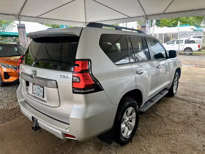TOYOTA LAND CRUISER PRADO TXL AÑO 2022 - Imagen 6
