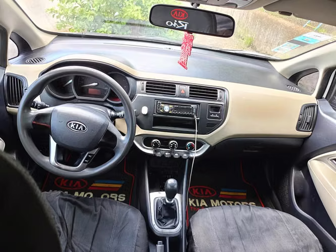 Kia Rio Hatchback Año 2013