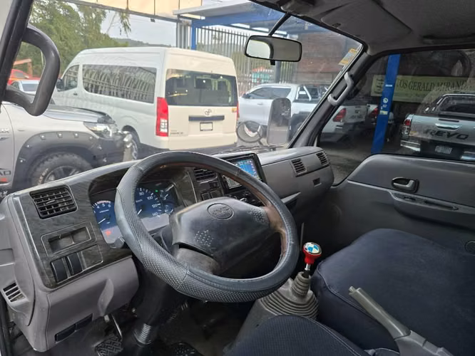 VENDO LINDO CAMIÓN J M C AÑO 2017 MECANICO - Imagen 6