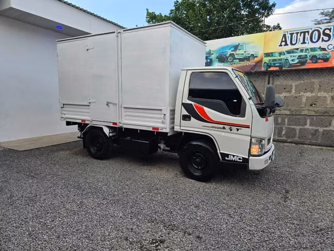 VENDO LINDO CAMIÓN J M C AÑO 2017 MECANICO - Imagen 4