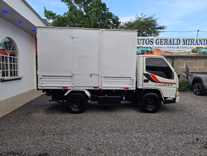 VENDO LINDO CAMIÓN J M C AÑO 2017 MECANICO - Imagen 5
