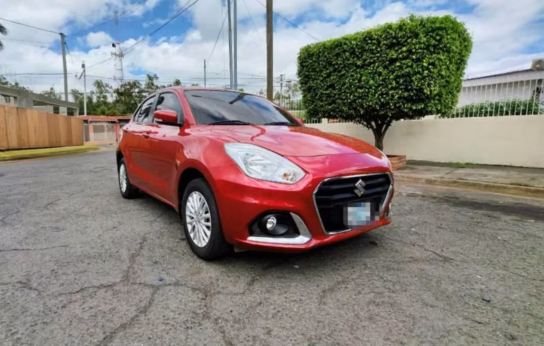 Suzuki Dzire mecánico full extras año 2025