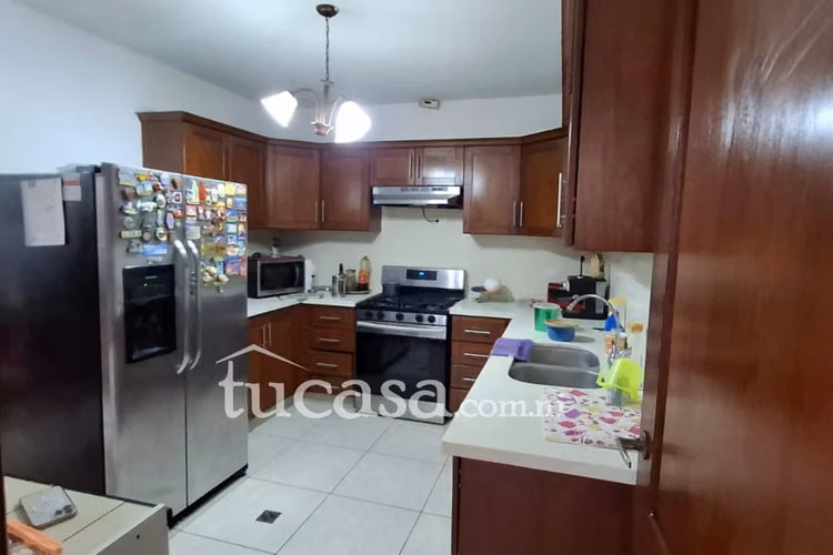 Renta en las colinas dentro de condominio - Imagen 3