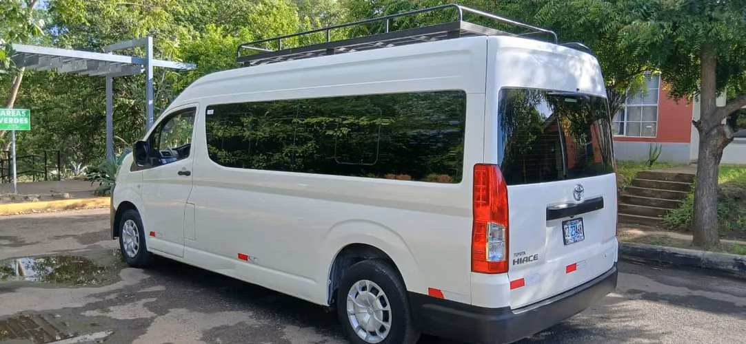 Toyota Hiace 2023 - Imagen 2