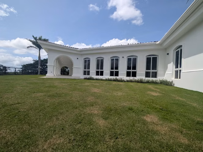 Venta de Casa en Villa Fontana Sur