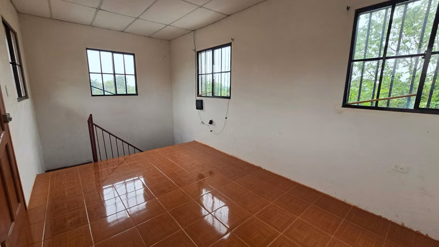 Casa de dos plantas en venta en Masatepe, cerca del parque central - Imagen 12