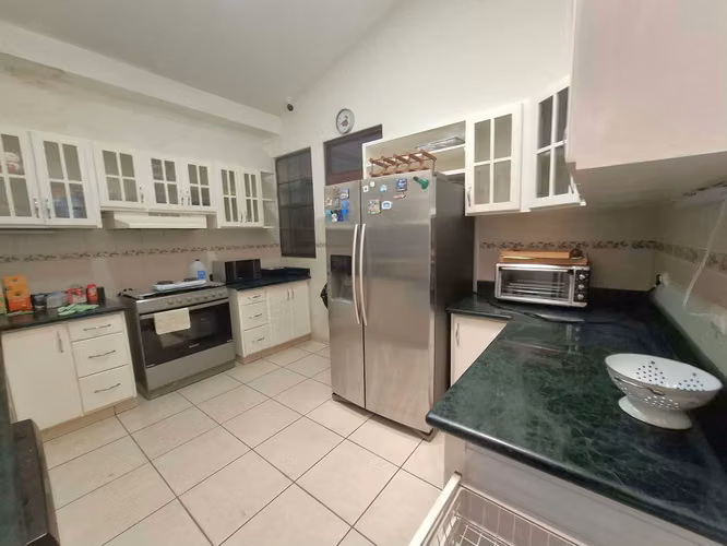 KW - Venta, casa en Lomas del Valle
