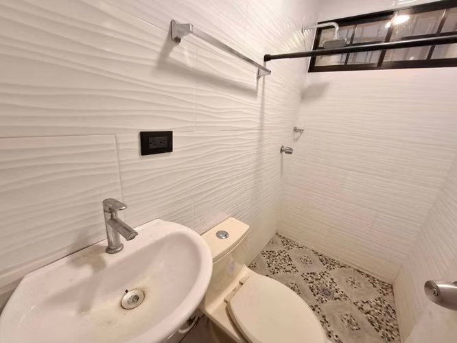 FH | En Venta Casa Remodelada | Residencial cercano a Las Colinas - Imagen 11