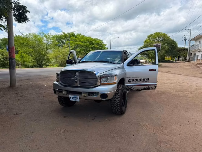 Vendo camioneta Ram