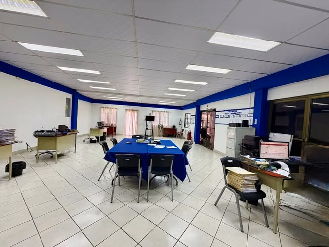 EG Renta de ofibodega en sector del Oriental. Col Tenderi