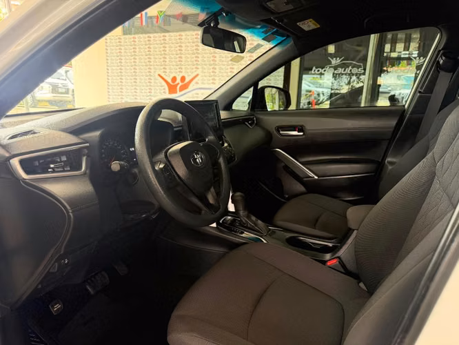 TOYOTA COROLLA CROSS AÑO 2024