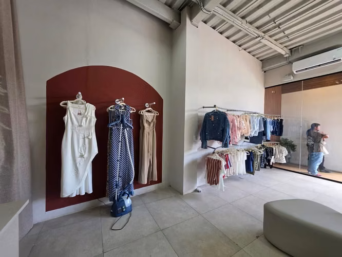 AG. SE RENTA LOCAL COMERCIAL EN PLAZA SANTO DOMINGO - Imagen 6