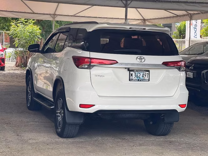 TOYOTA FORTUNER AÑO 2023 - Imagen 4