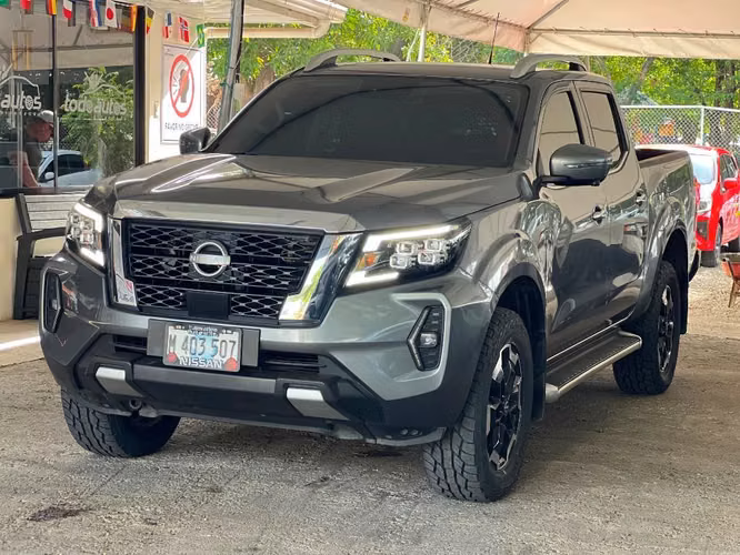 NISSAN NP300 FRONTIER LE AÑO 2025