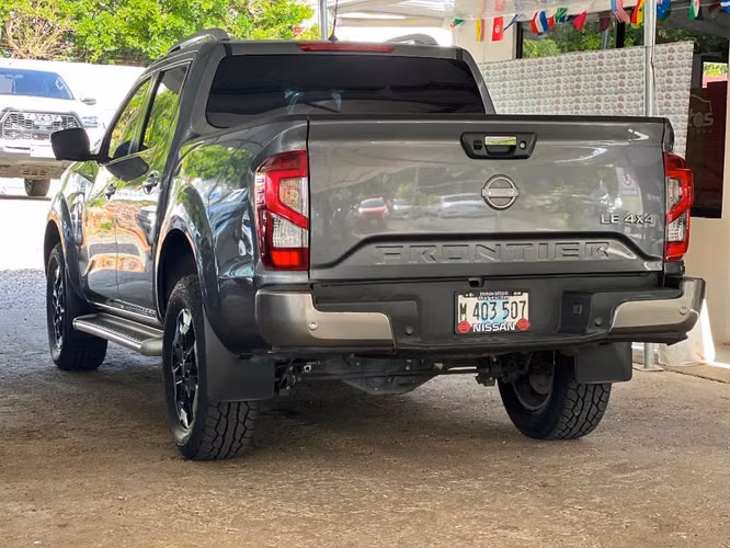 NISSAN NP300 FRONTIER LE AÑO 2025