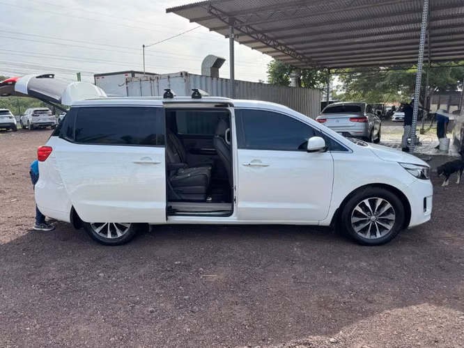Kia carnival año 2018  full extras - Imagen 5