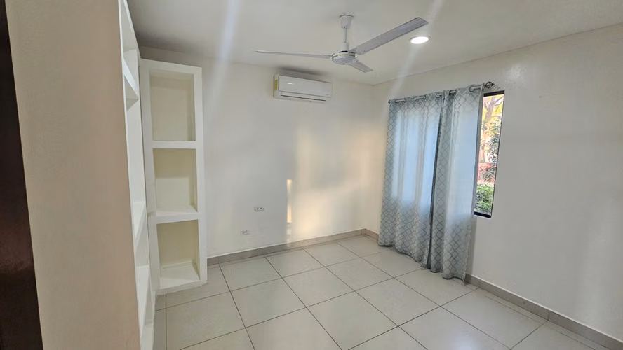 EJ-Rento casa en Las Colinas - Imagen 7