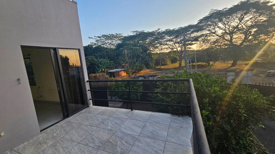 EJ-Rento casa en Las Colinas - Imagen 9