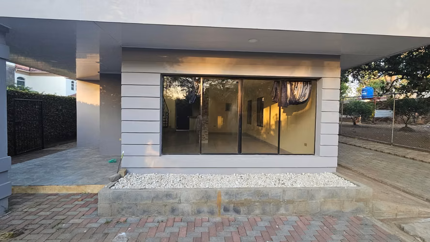 EJ-Rento casa en Las Colinas - Imagen 11
