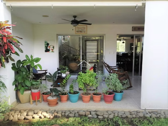 LL-Casa en Venta Amoblada en Condominio Cerca de Galerías Santo Domingo - Imagen 6