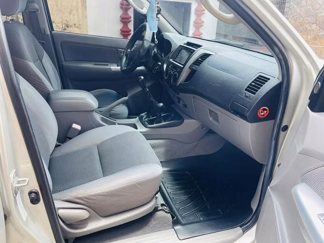 Toyota Hilux - Imagen 4