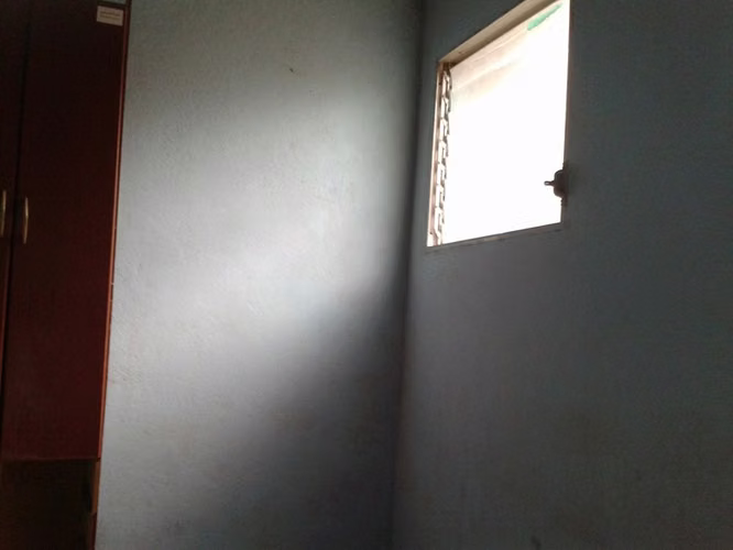 CUARTO CON ENTRADA INDEPENDIENTE