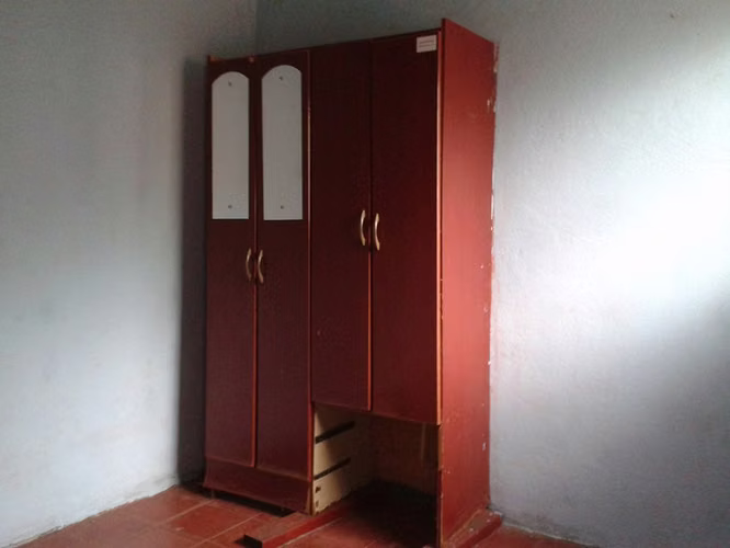 CUARTO CON ENTRADA INDEPENDIENTE