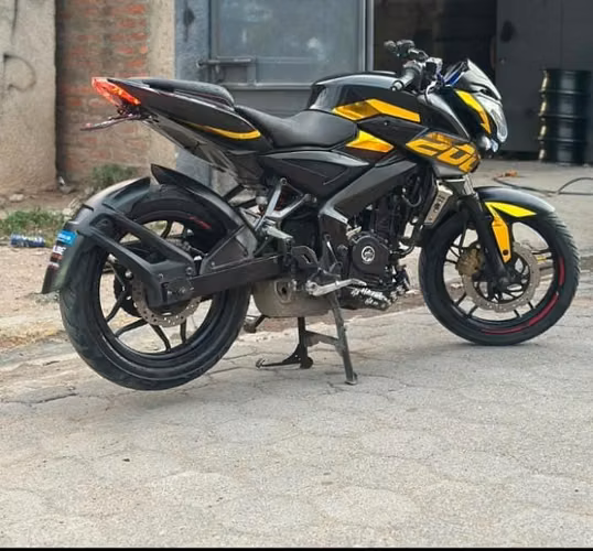 Vendo NS 200 año 2020 - Imagen 2