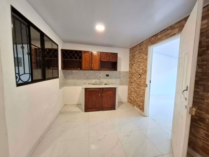 GG - Venta casa remodelada en Residencial de Carretera Masaya - Imagen 6