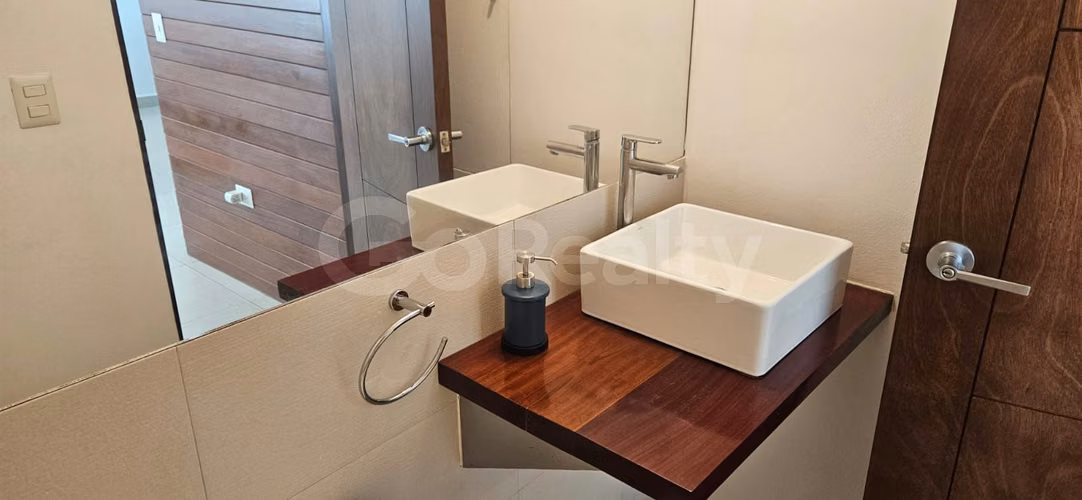 Atractiva Casa en venta en Villa Fontana Sur Managua - Imagen 14