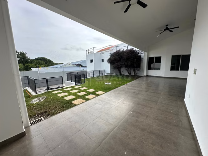 Casa en venta o alquiler en Santo Domingo - Imagen 7