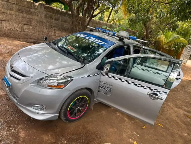 Taxi Yaris 2008 - Imagen 3