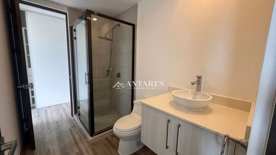 Preciosa Casa con línea blanca en condominio - Imagen 16