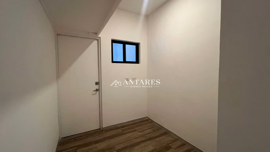 Preciosa Casa con línea blanca en condominio - Imagen 18