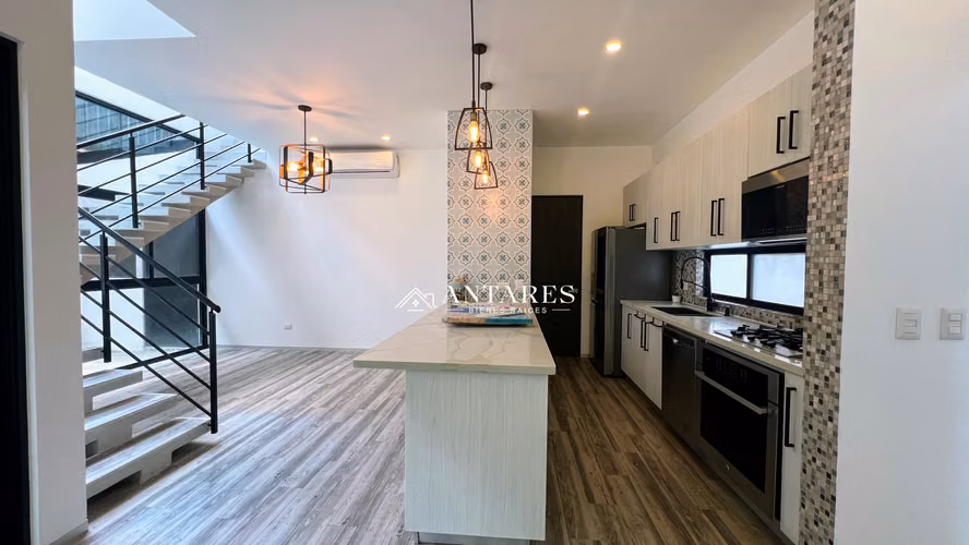 Preciosa Casa con línea blanca en condominio - Imagen 4