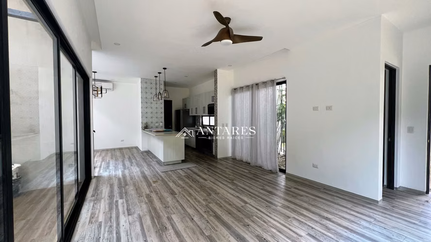 Preciosa Casa con línea blanca en condominio - Imagen 3