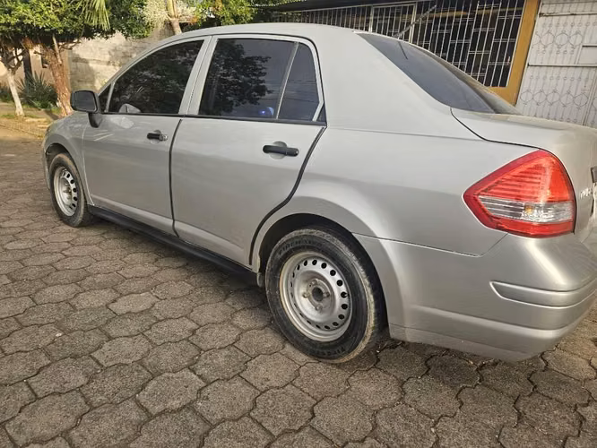 Nissan Tiida 2011