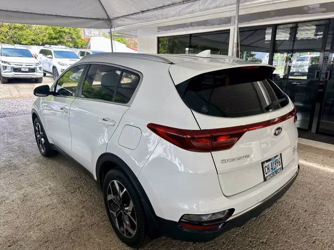 KIA SPORTAGE AÑO 2020