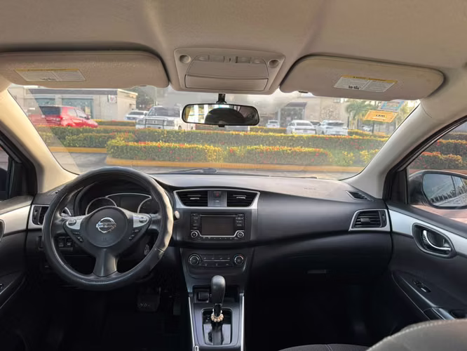 Se vende Nissan Sentra 2018