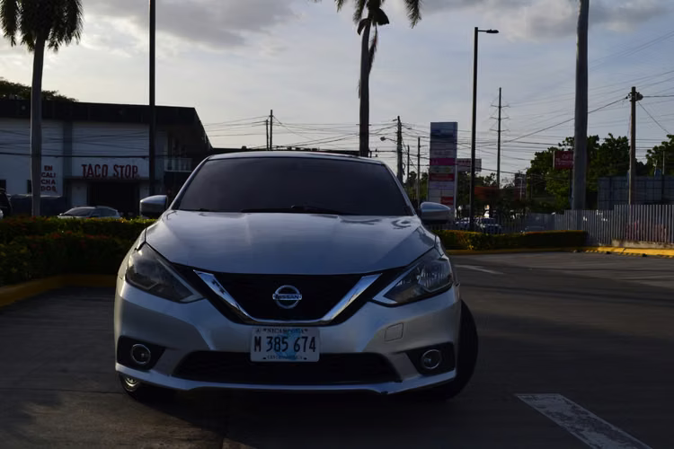 Se vende Nissan Sentra 2018