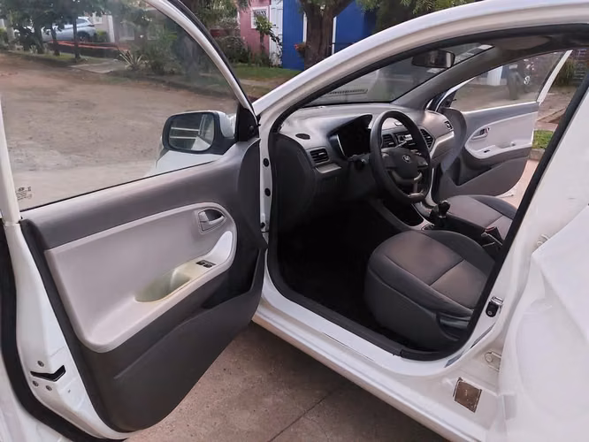 Kia Picanto blanco Año 2016 Mecánico - Imagen 3