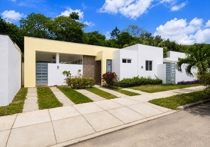 Moderna Casa en Condominio Km 11 Carretera Masaya