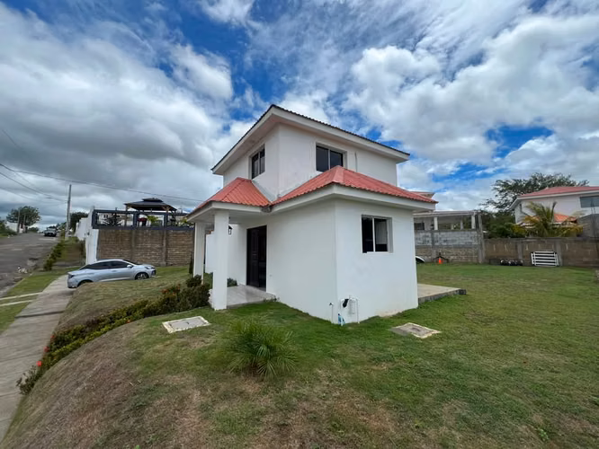 Vendo casa en residencial de Esquipulas, CG